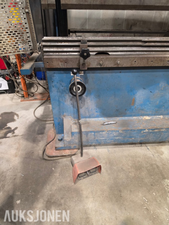 1992 HACO PPES 40300 KANTPRESSE MED EKSTRA KNIV – 300 TONN
