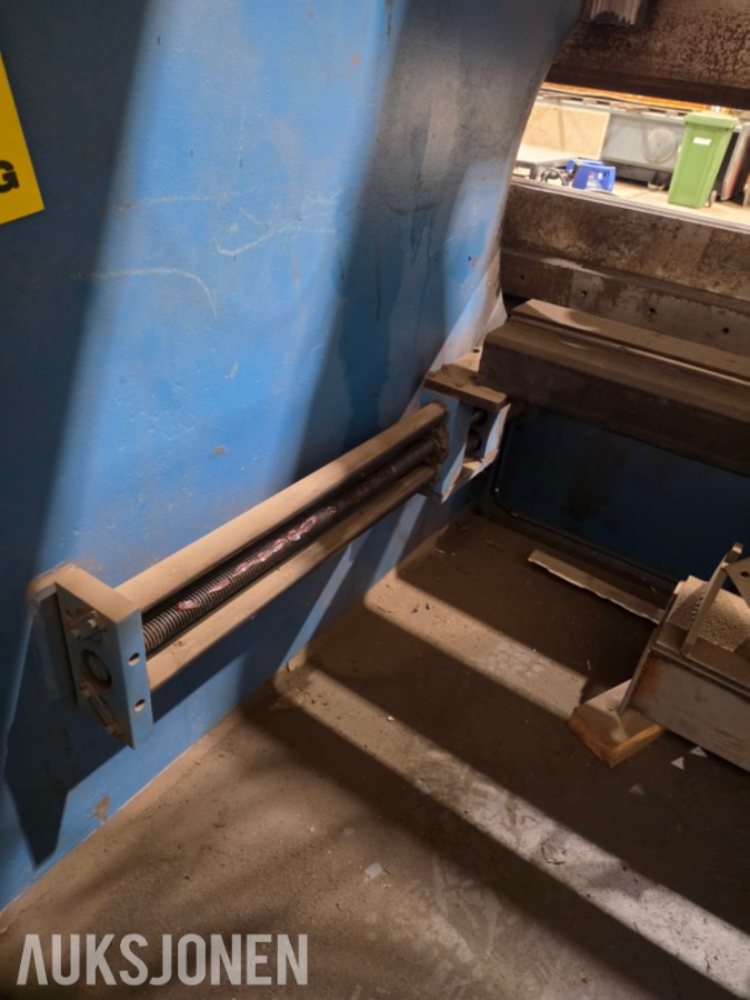 1992 HACO PPES 40300 KANTPRESSE MED EKSTRA KNIV – 300 TONN