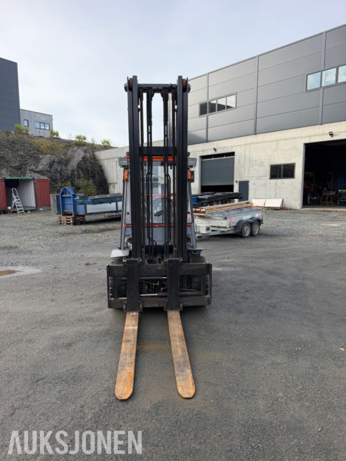 TOYOTA 4,5 TONNS GAFFELTRUCK – 450 CM LØFTEHØYDE