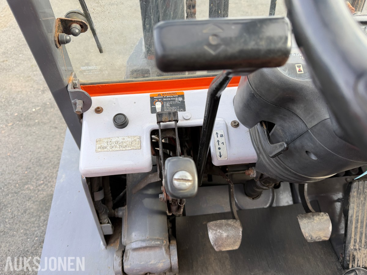 TOYOTA 4,5 TONNS GAFFELTRUCK – 450 CM LØFTEHØYDE