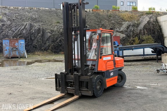 TOYOTA 4,5 TONNS GAFFELTRUCK – 450 CM LØFTEHØYDE