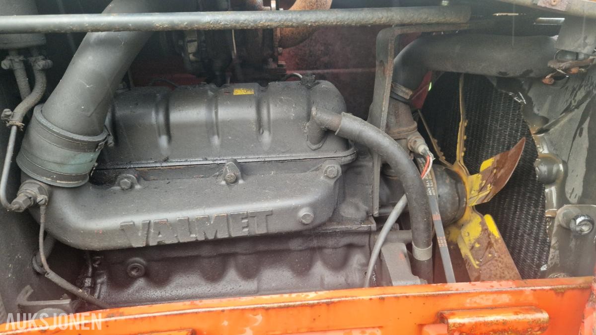 1986 VALTRA 605 TURBO - MVA FRI TRAKTOR MED ORKEL FRES
