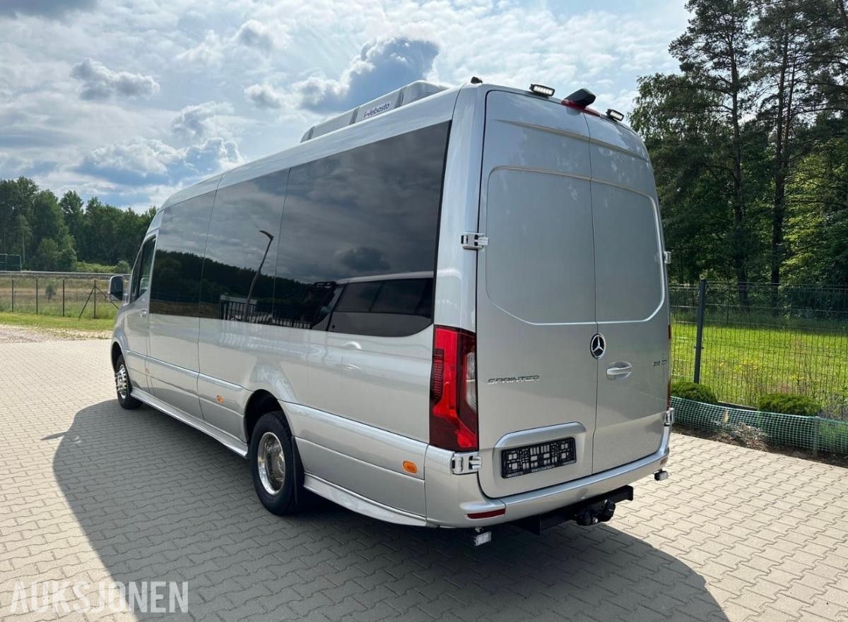 2023 Mercedes-Benz Sprinter 519, 17 seter – 3 rullestoler – godt utstyrt, 145000km