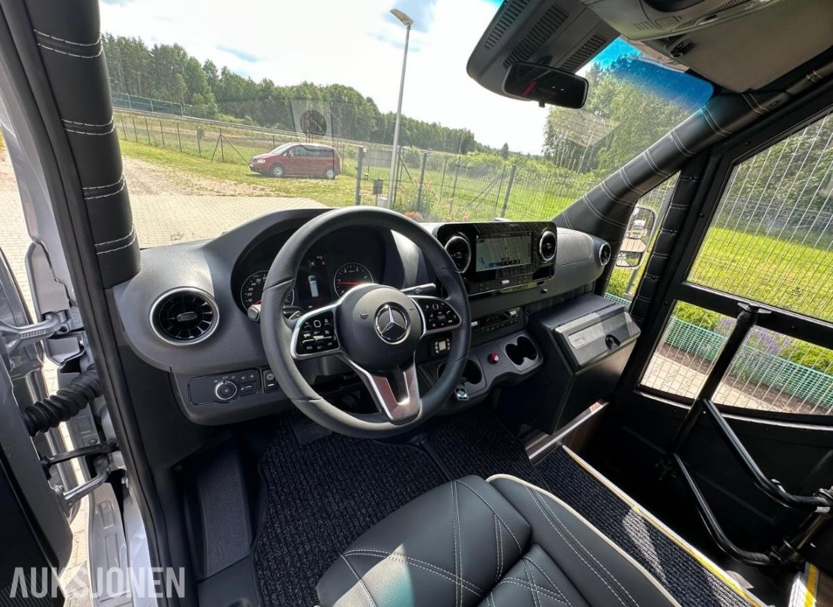 2023 Mercedes-Benz Sprinter 519, 17 seter – 3 rullestoler – godt utstyrt, 145000km