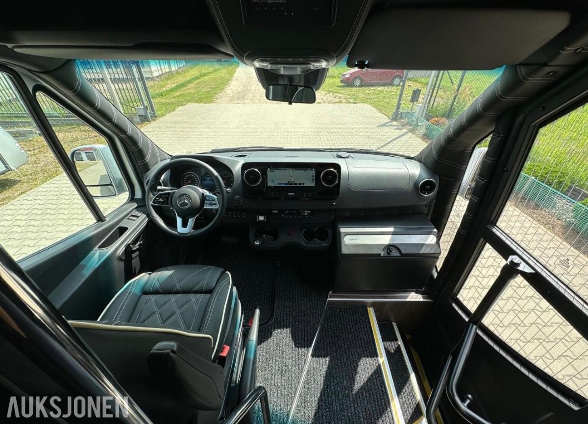 2023 Mercedes-Benz Sprinter 519, 17 seter – 3 rullestoler – godt utstyrt, 145000km
