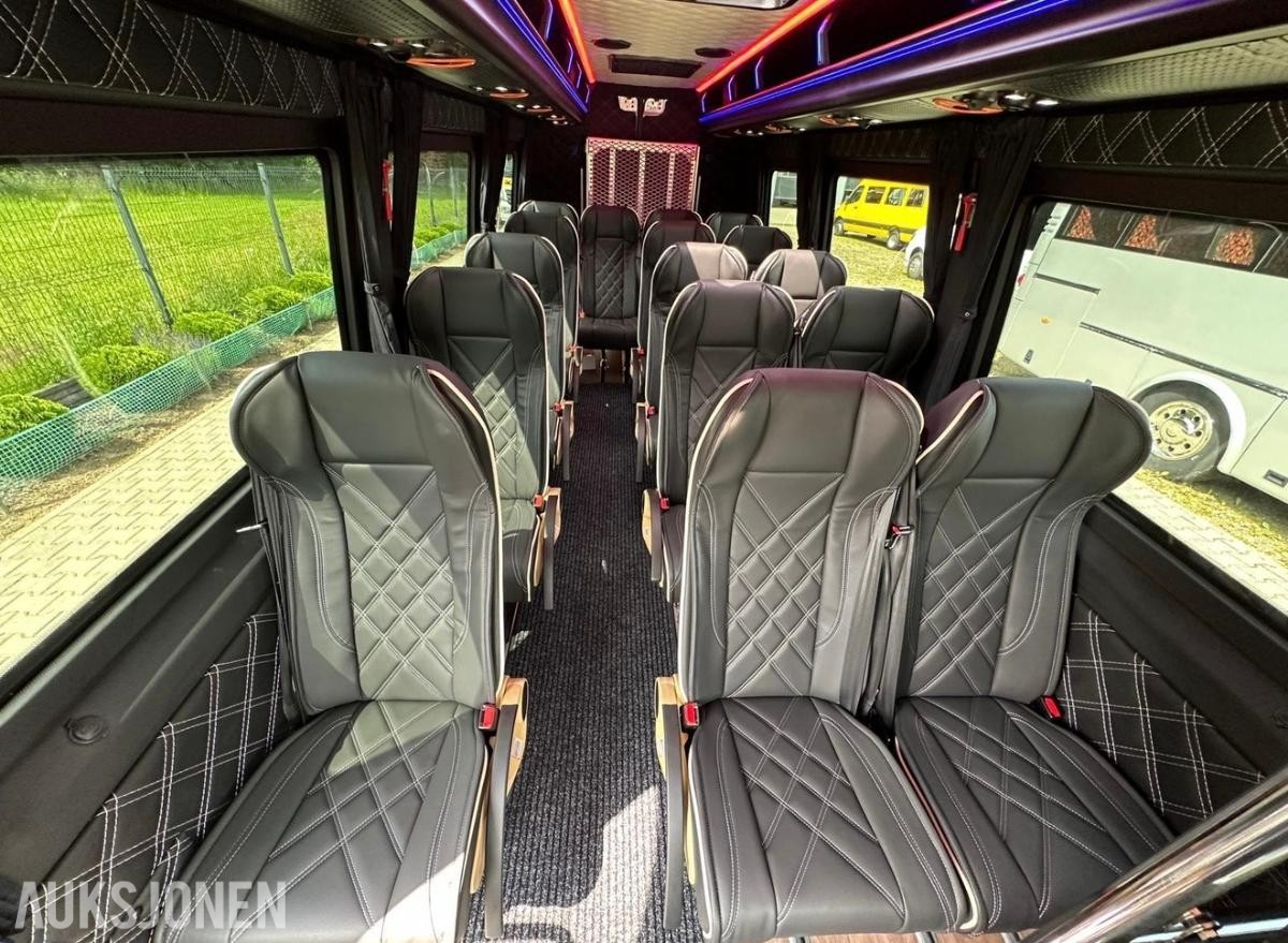 2023 Mercedes-Benz Sprinter 519, 17 seter – 3 rullestoler – godt utstyrt, 145000km