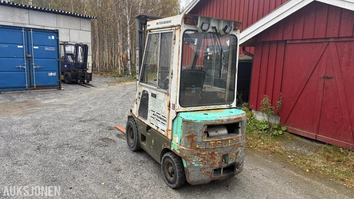 Mitsubishi FD-18 TAC gaffeltruck 7 503t m/ lukket førerhytte 