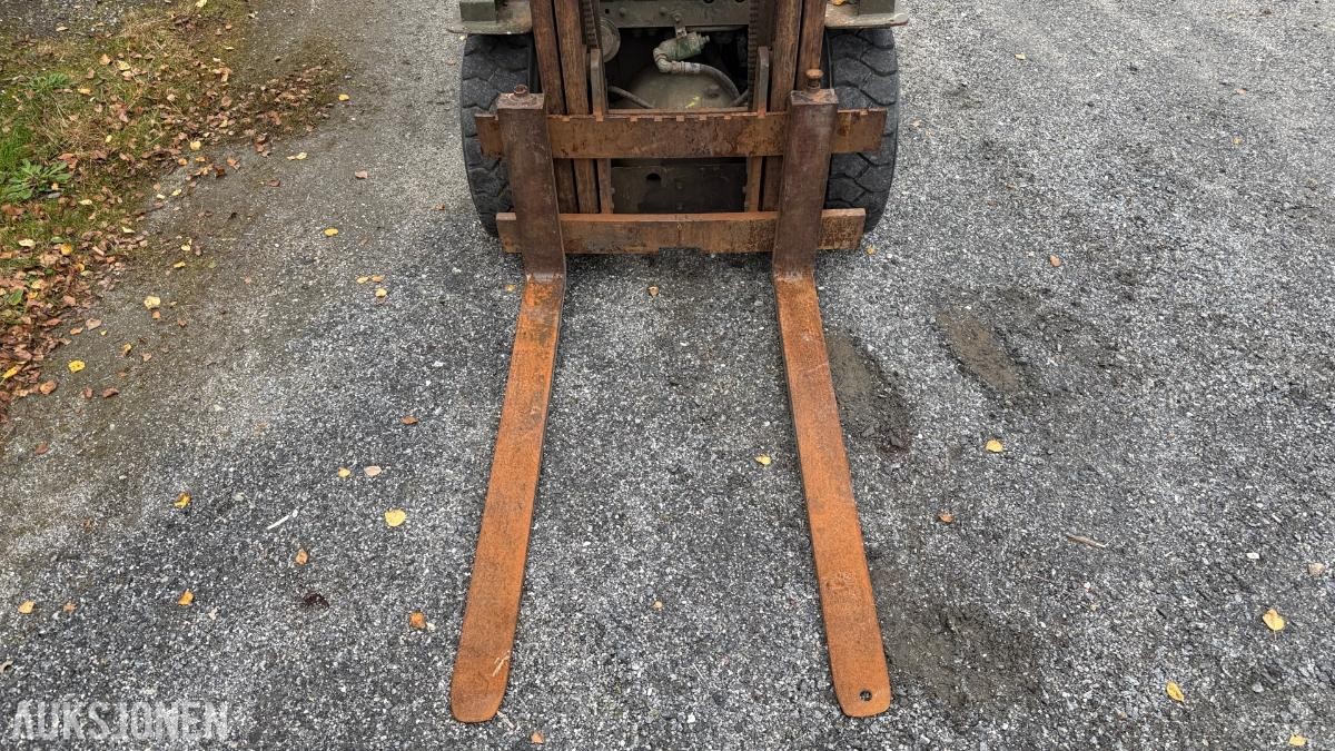 Mitsubishi FD-18 TAC gaffeltruck 7 503t m/ lukket førerhytte 