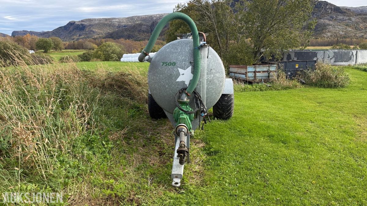 Gjødselvogn 7500 liter m/ PTO-drevet pumpe og brede dekk