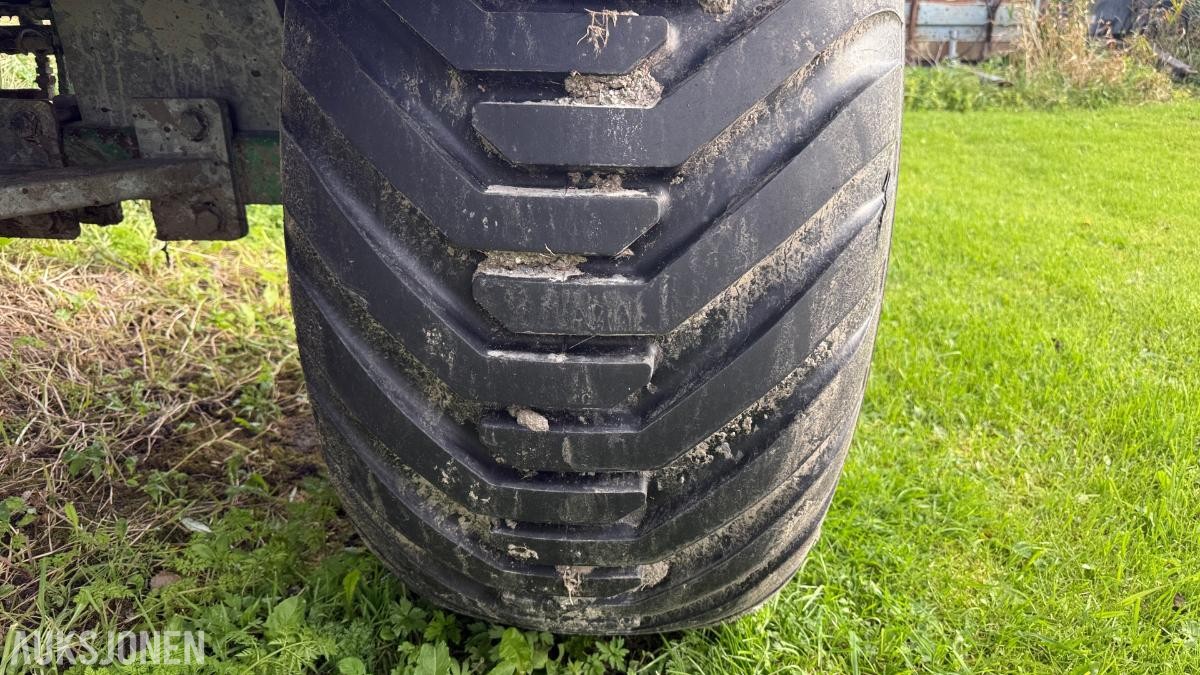 Gjødselvogn 7500 liter m/ PTO-drevet pumpe og brede dekk