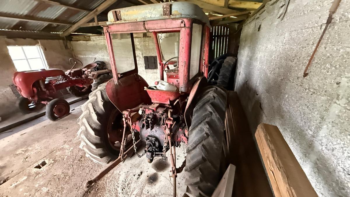 1966 Volvo 400 traktor 37143 timer m/ hytte 