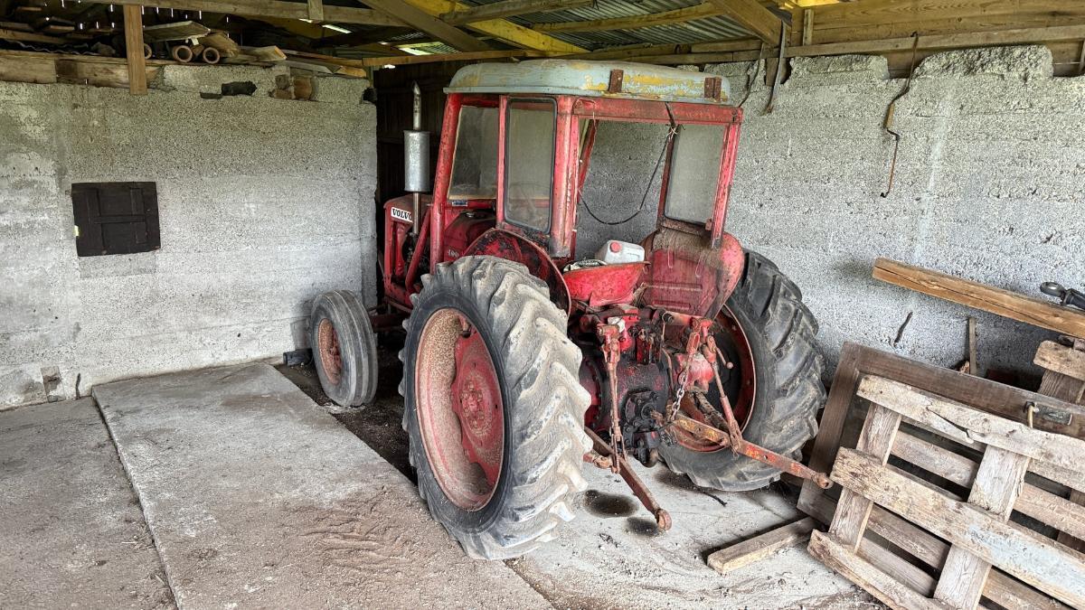 1966 Volvo 400 traktor 37143 timer m/ hytte 