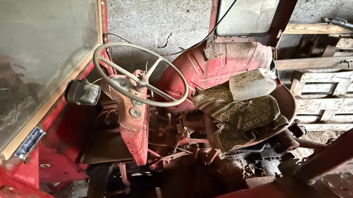 1966 Volvo 400 traktor 37143 timer m/ hytte 