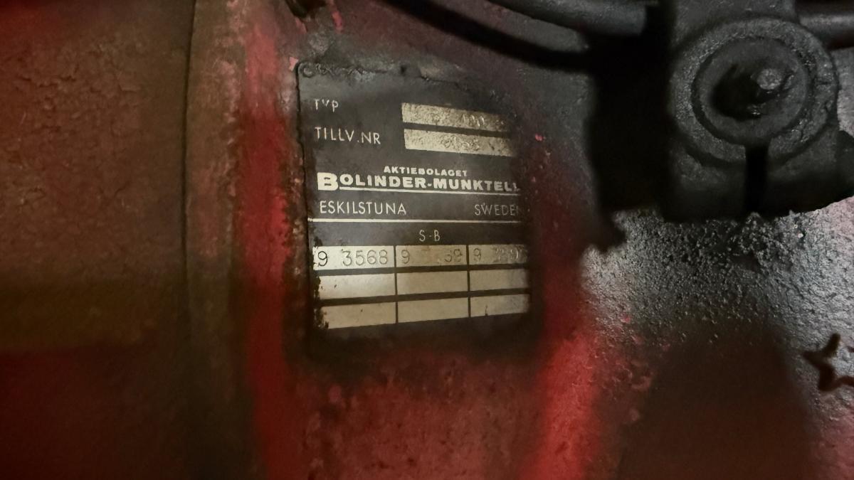 1966 Volvo 400 traktor 37143 timer m/ hytte 