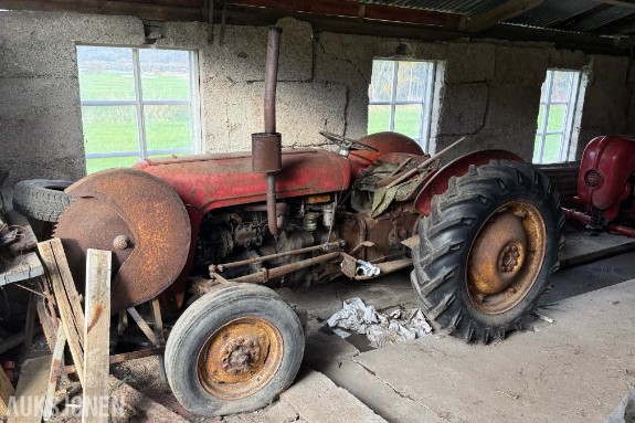 1960 Massey Ferguson 35 traktor 47551t - 4-sylindret