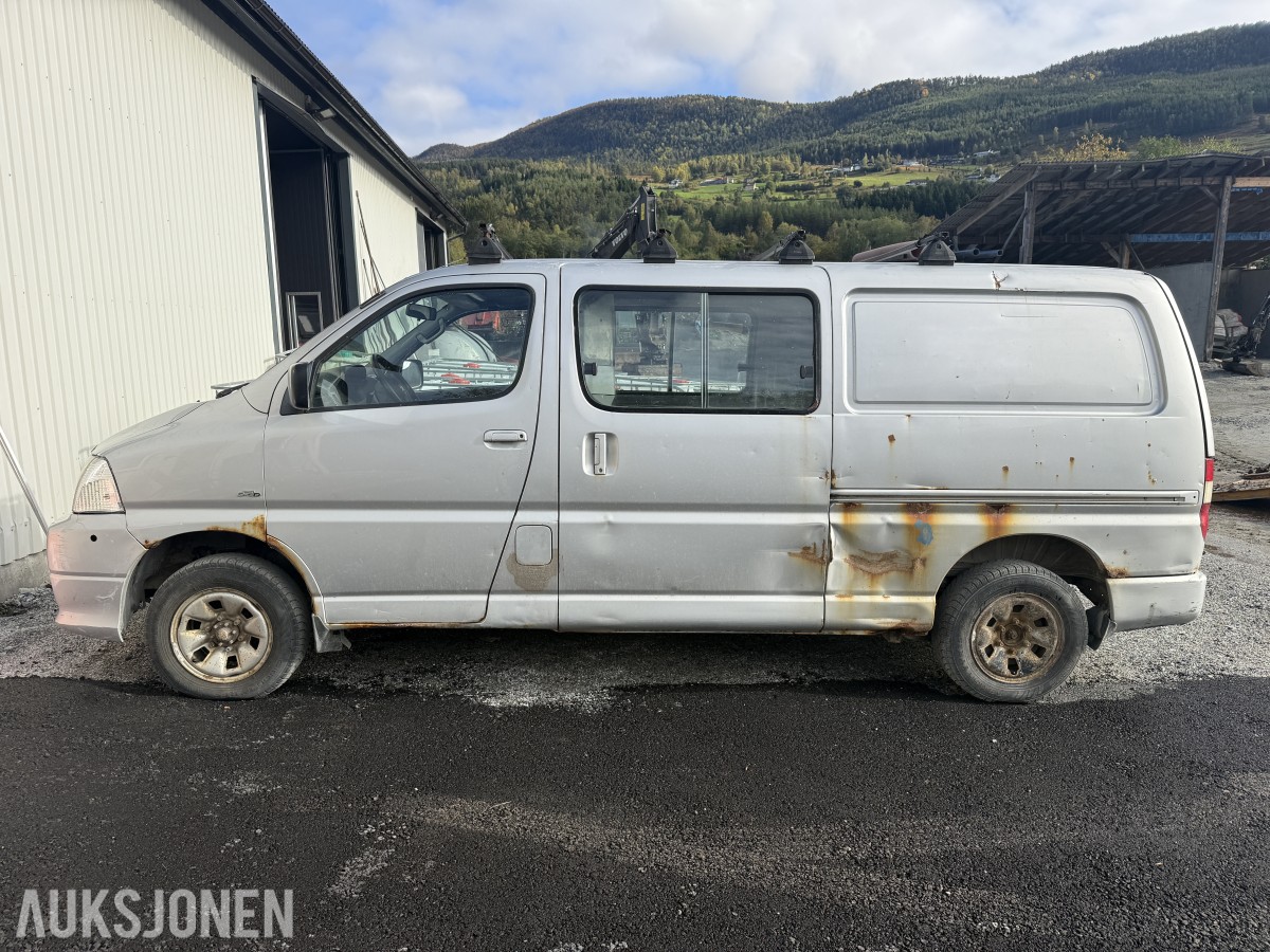 2008 Toyota HIACE 2.5-117 D 4WD - Rep.objekt