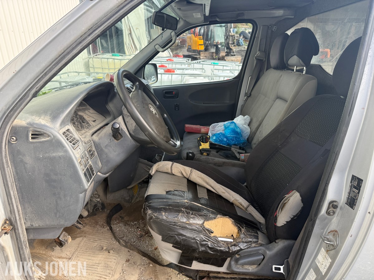 2008 Toyota HIACE 2.5-117 D 4WD - Rep.objekt