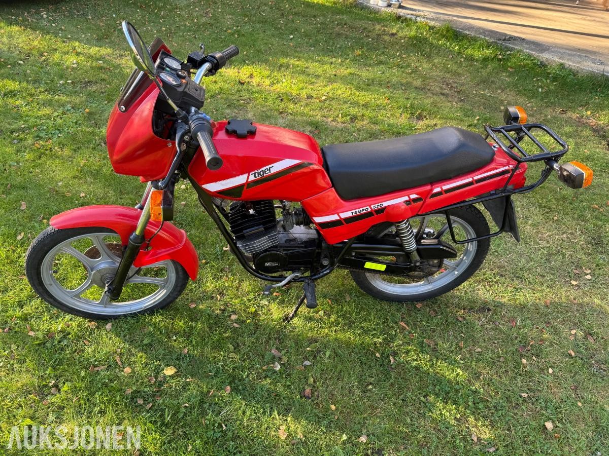 1988 Tempo Tiger