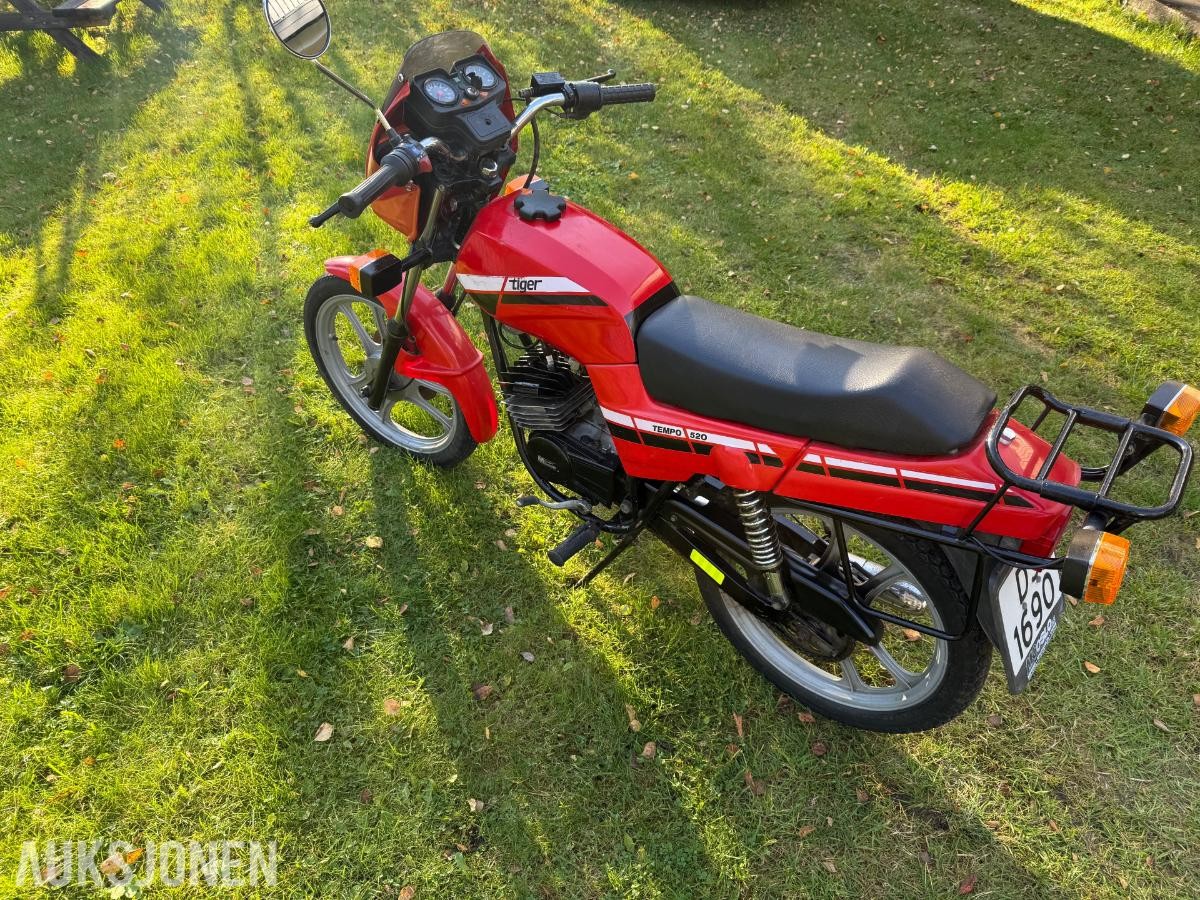 1988 Tempo Tiger