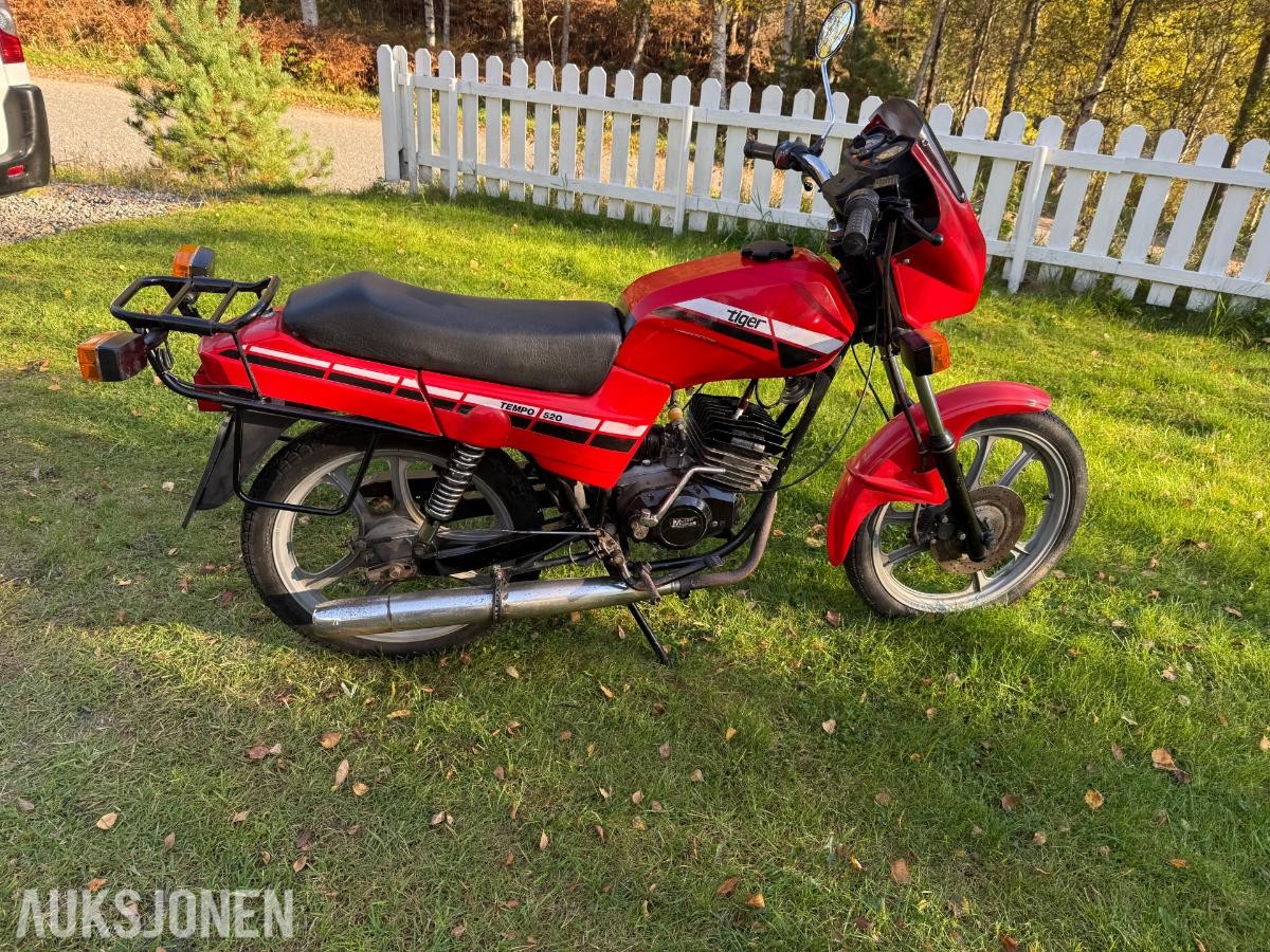 1988 Tempo Tiger