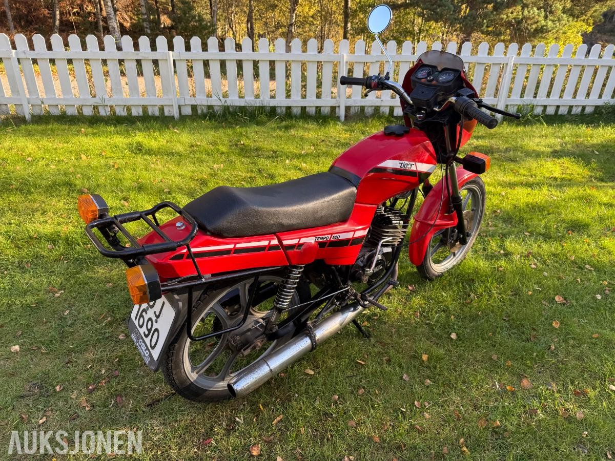 1988 Tempo Tiger
