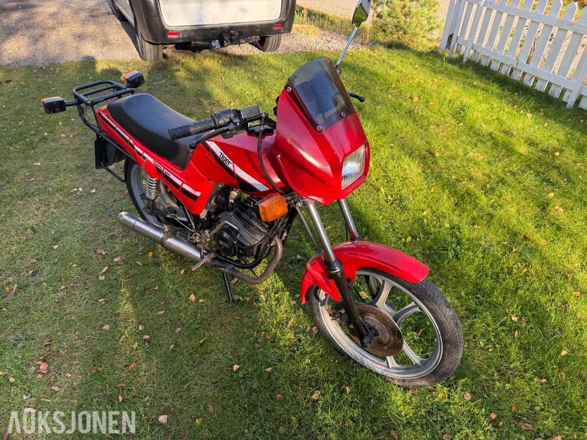 1988 Tempo Tiger
