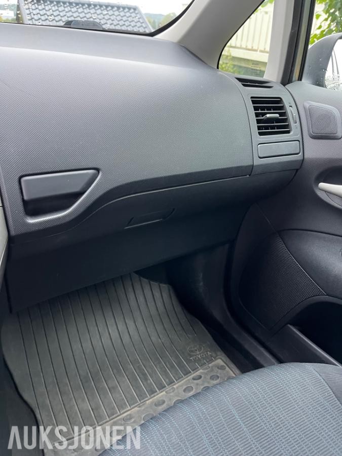 2008 Toyota Auris 1.4 90hk manuell eu ok