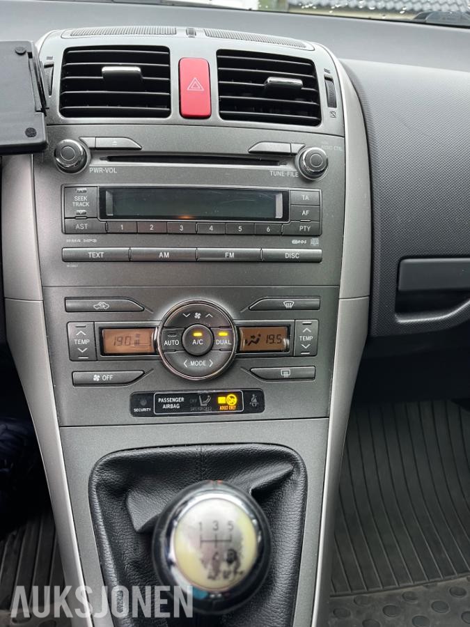 2008 Toyota Auris 1.4 90hk manuell eu ok