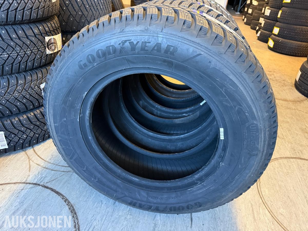 Goodyear piggdekk - 265/65R17 - 4stk
