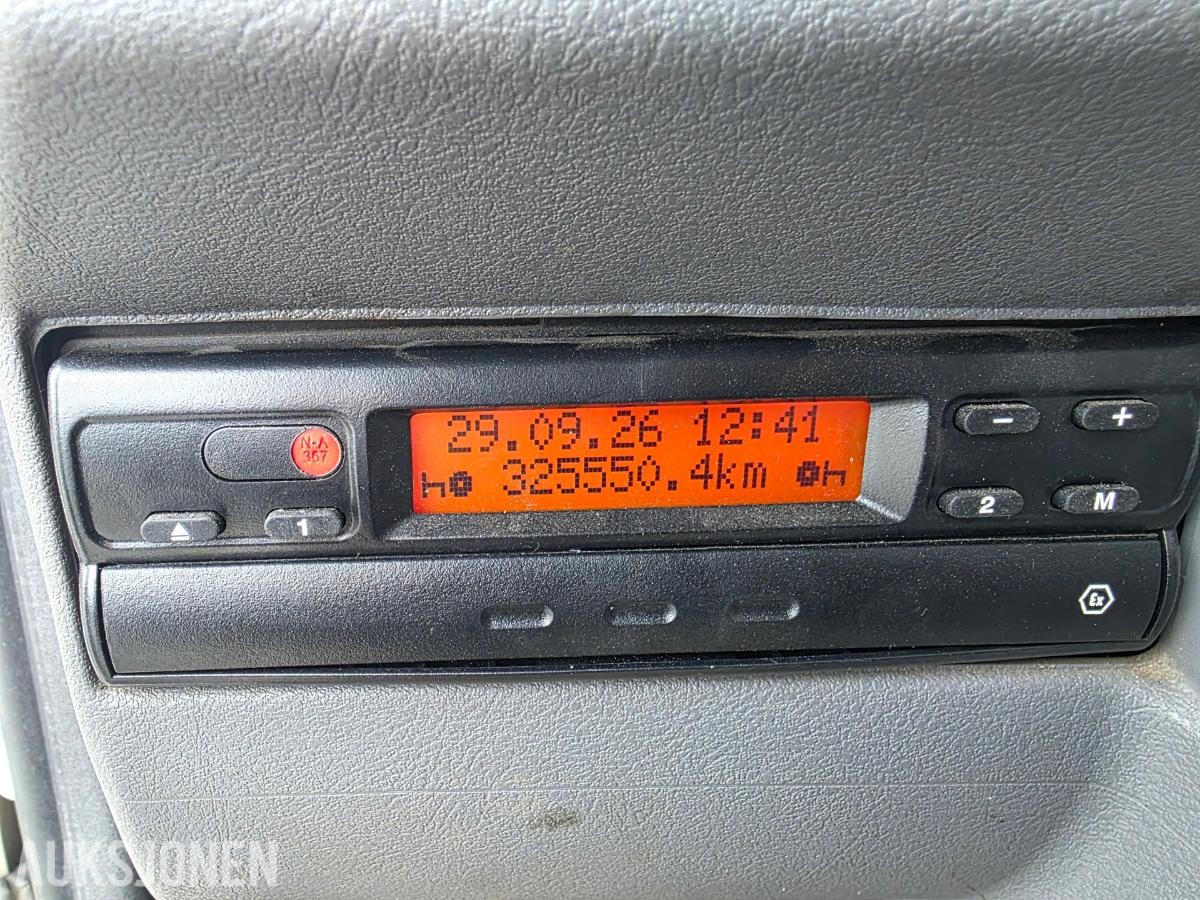 2005 Renault Midlum lastebil / planbil med kapell, 7,5T