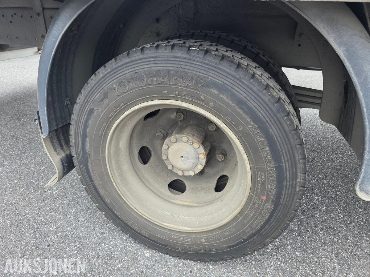 2005 Renault Midlum lastebil / planbil med kapell, 7,5T