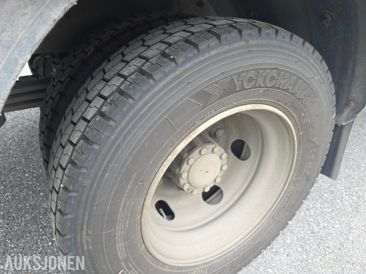 2005 Renault Midlum lastebil / planbil med kapell, 7,5T