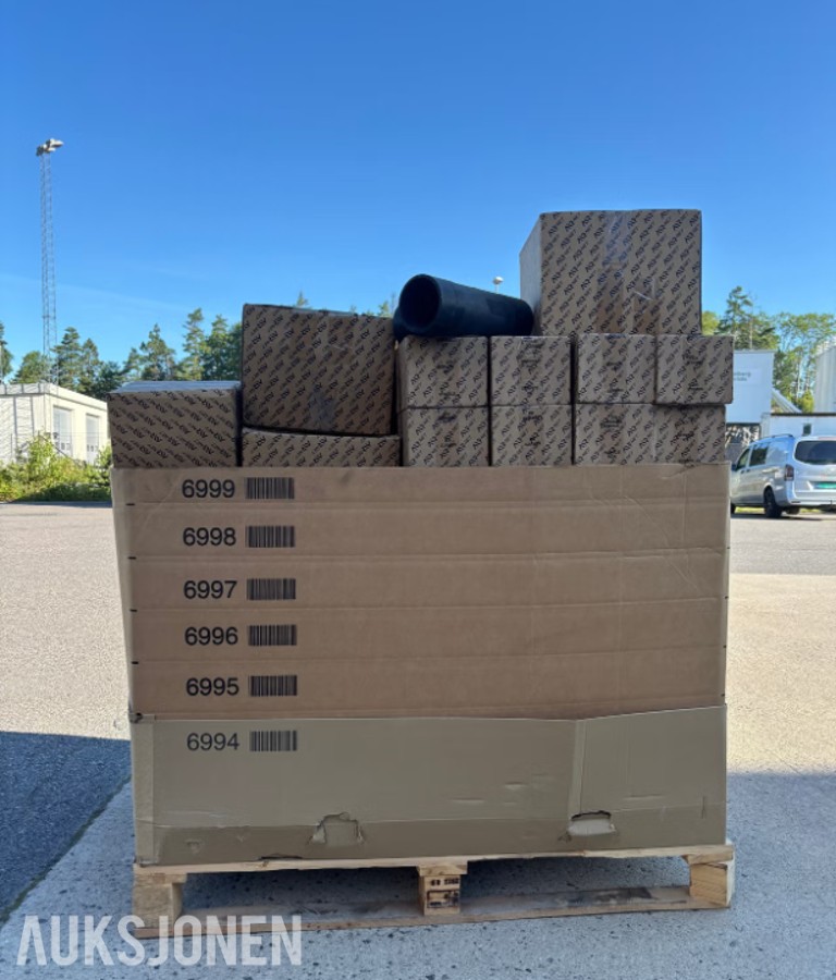 AIRNET ALUMINIUMSRØR OG RØRDELER, 33 RØR + 2 PALLER