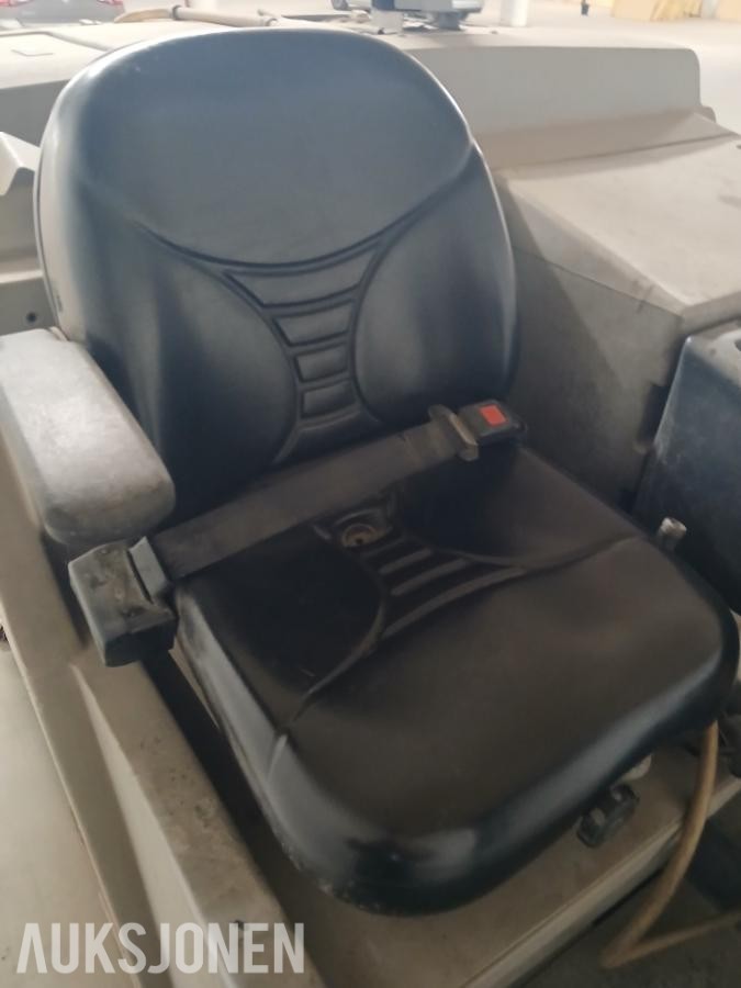 2011 Nilfisk ER 1300 Diesel feiemaskin