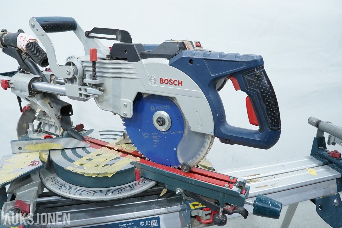 Bosch Professional GCM 8 SDE kapp- og gjærsag med GTA 3800 sagbord