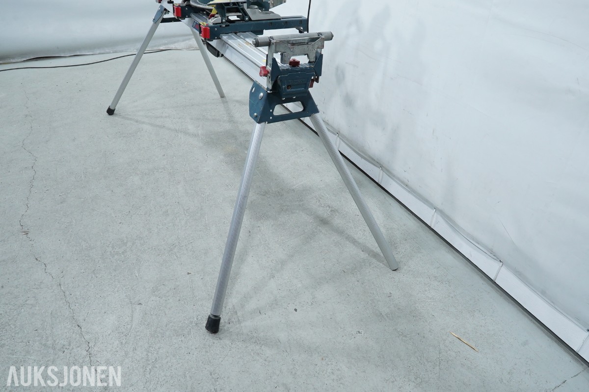 Bosch Professional GCM 8 SDE kapp- og gjærsag med GTA 3800 sagbord