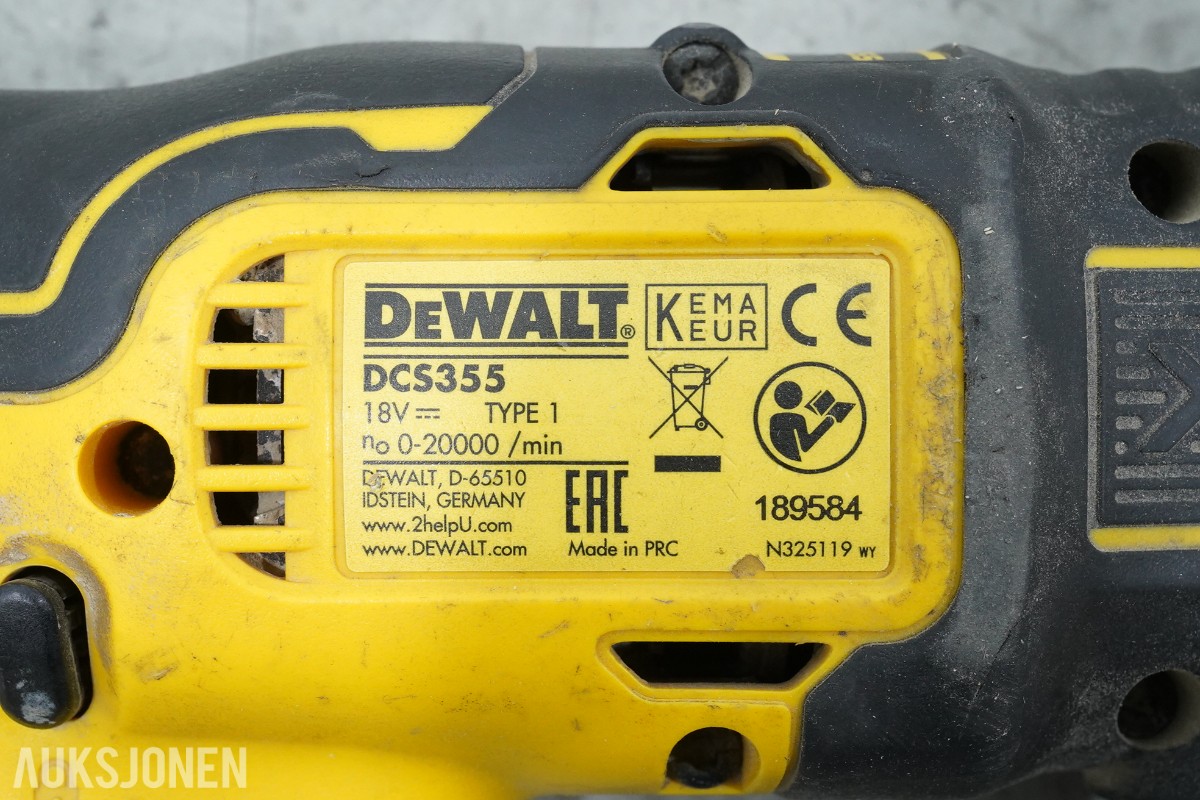 DeWalt verktøypakke med spikerpistoler, kapp-/gjærsag, sager, multiverktøy og støvsuger