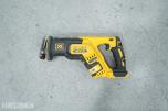 DeWalt verktøypakke med spikerpistoler, kapp-/gjærsag, sager, multiverktøy og støvsuger