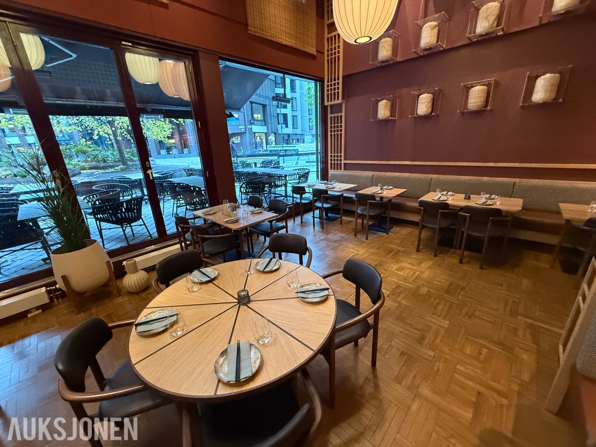 Stort parti glass og bestikk til restaurant/servering