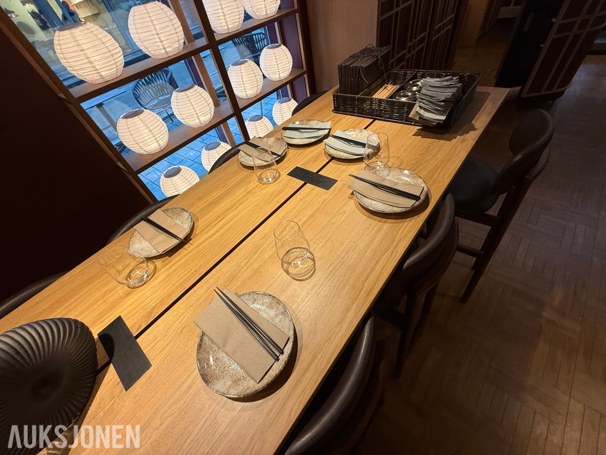 Stort parti glass og bestikk til restaurant/servering