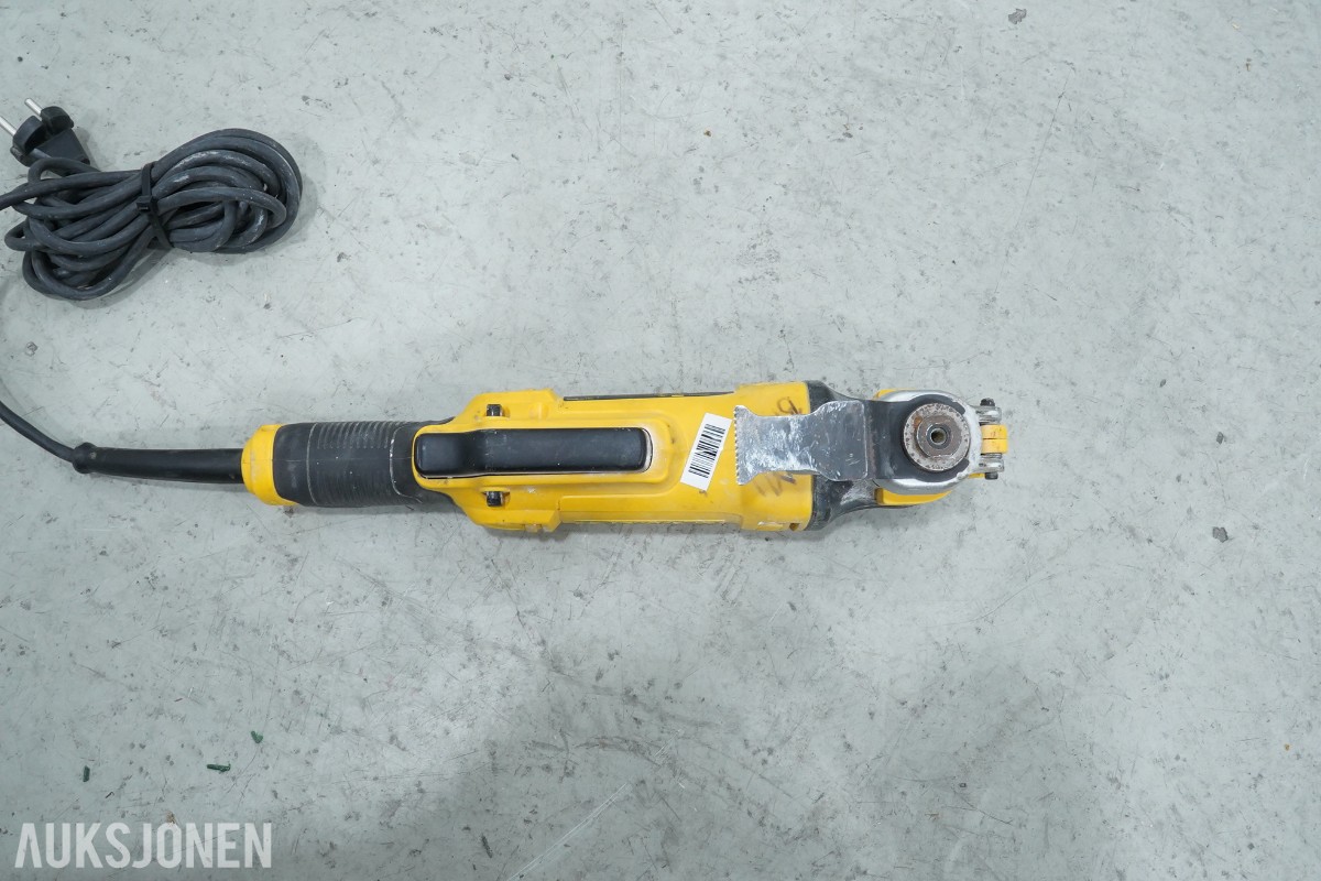 DeWalt verktøypakke med spikerpistoler, kapp-/gjærsag, borhammer, multiverktøy og sagstativ