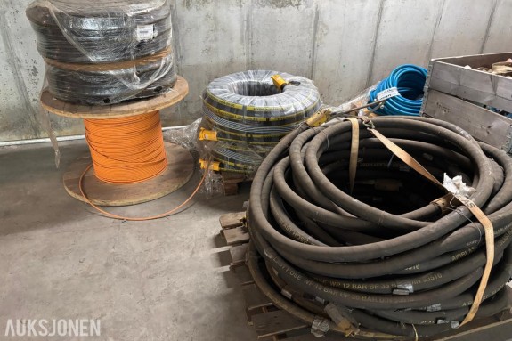 Parti med Nye Hydroscand blåseslanger - Brukte blåseslanger  og Nexans TCX(C)331 Kabel 