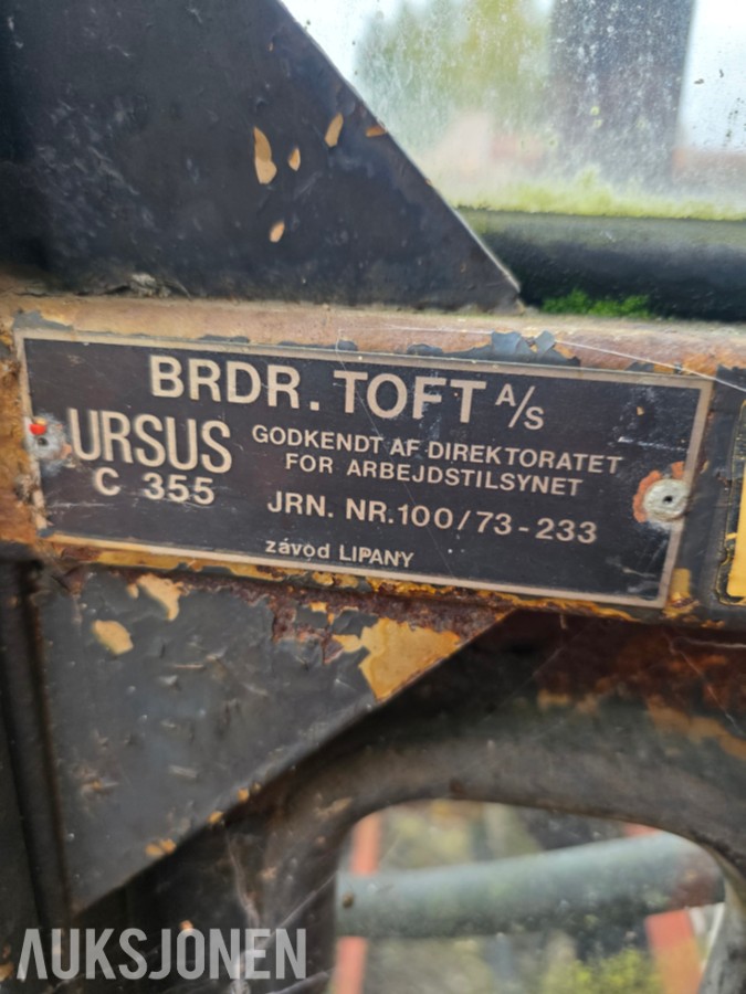 1977 Ursus C 360 traktor lesseapparat-snøskuffe og grus skuffe