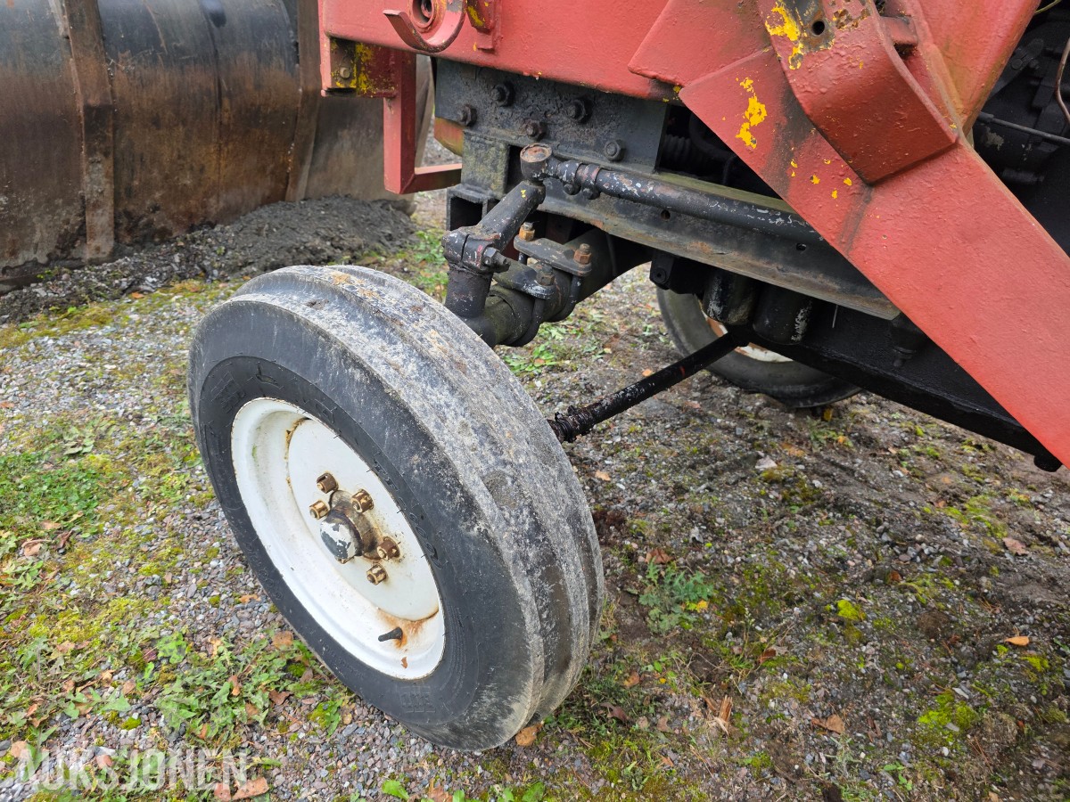 1977 Ursus C 360 traktor lesseapparat-snøskuffe og grus skuffe