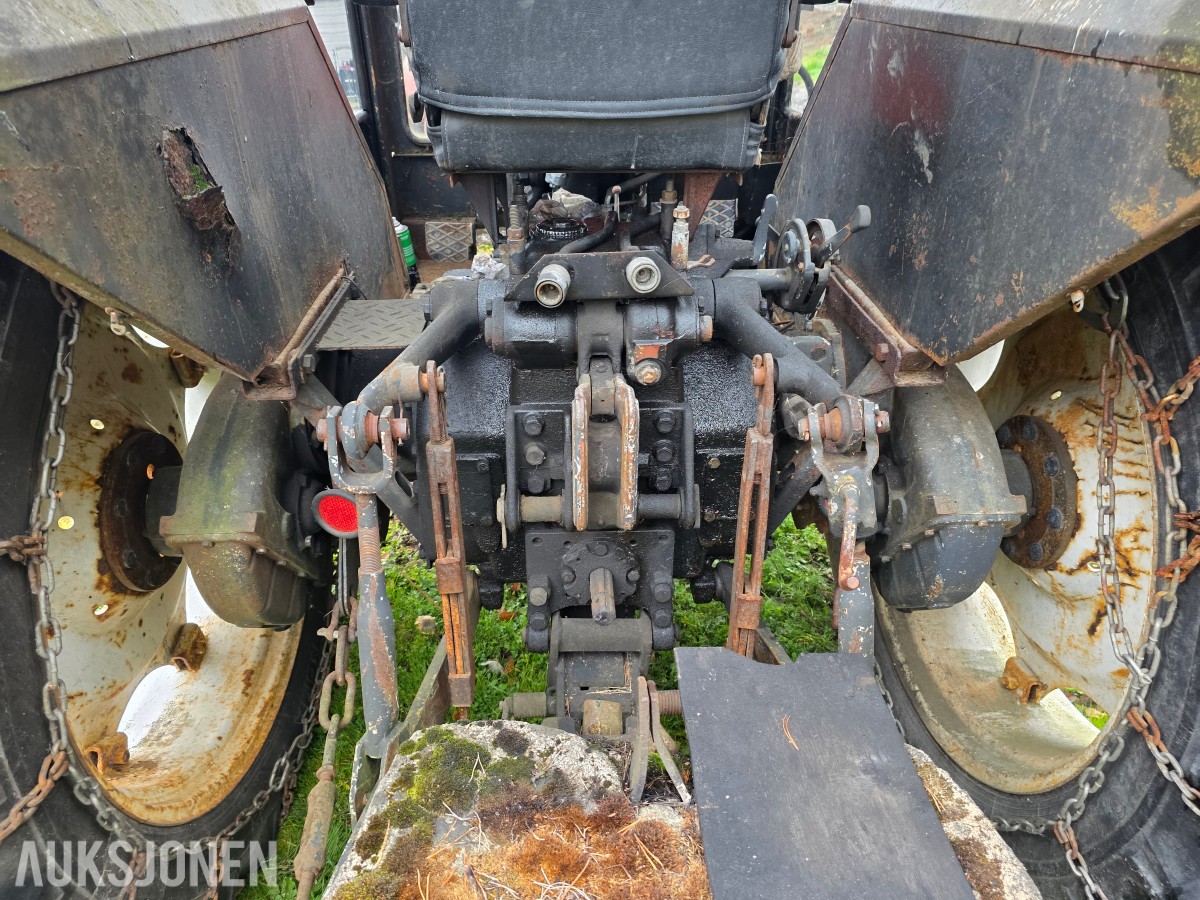 1977 Ursus C 360 traktor lesseapparat-snøskuffe og grus skuffe