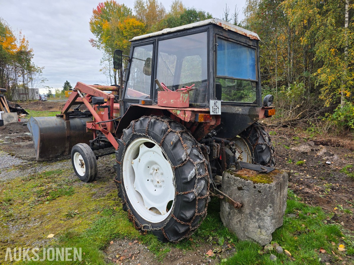 1977 Ursus C 360 traktor lesseapparat-snøskuffe og grus skuffe