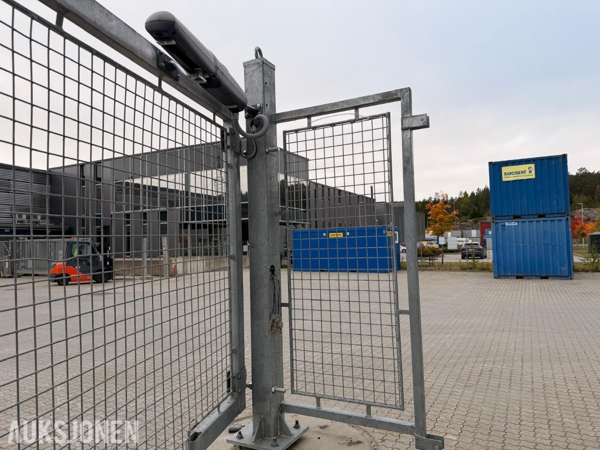 Elektrisk slagport med CAME portåpner og betongfundament
