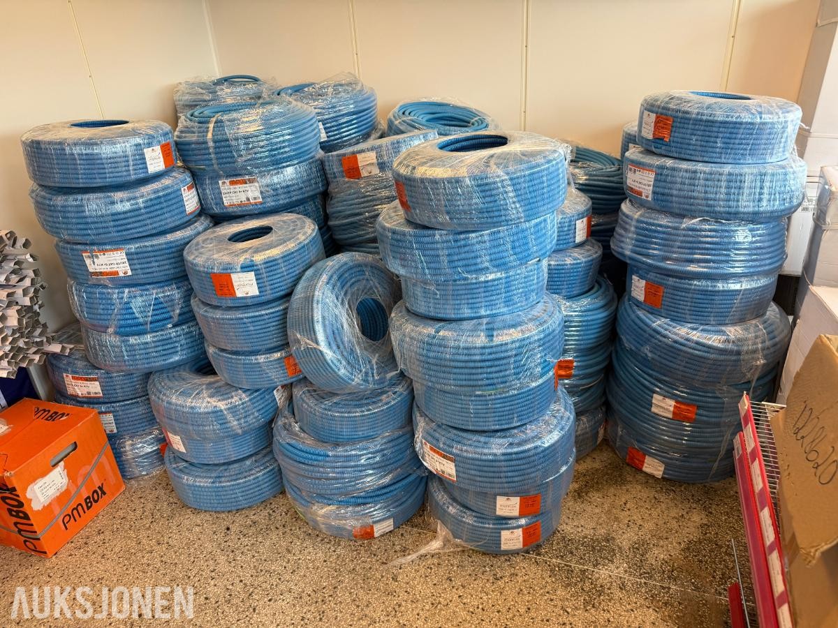 Stort parti ubrukt elektromateriell – LED-belysning, kabelrør, bokser og kanaler
