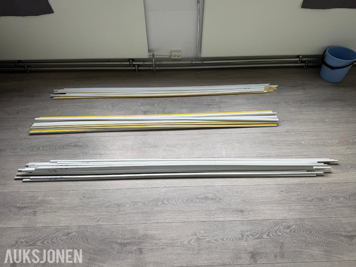 Stort parti ubrukt elektromateriell – LED-belysning, kabelrør, bokser og kanaler