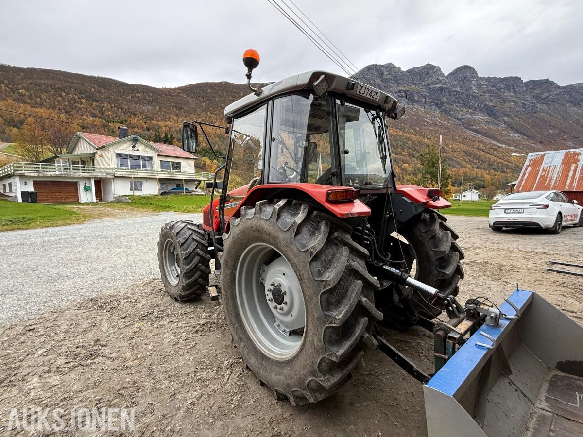 2001 Massey Ferguson 4235 4WD Traktor - 9197T